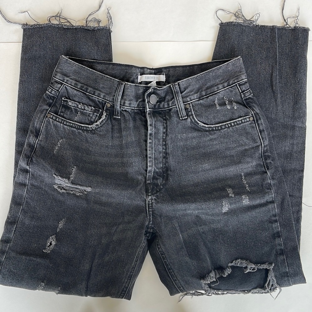 Forever 21 Black Distressed/Ripped Straight Leg Jeans Size Small